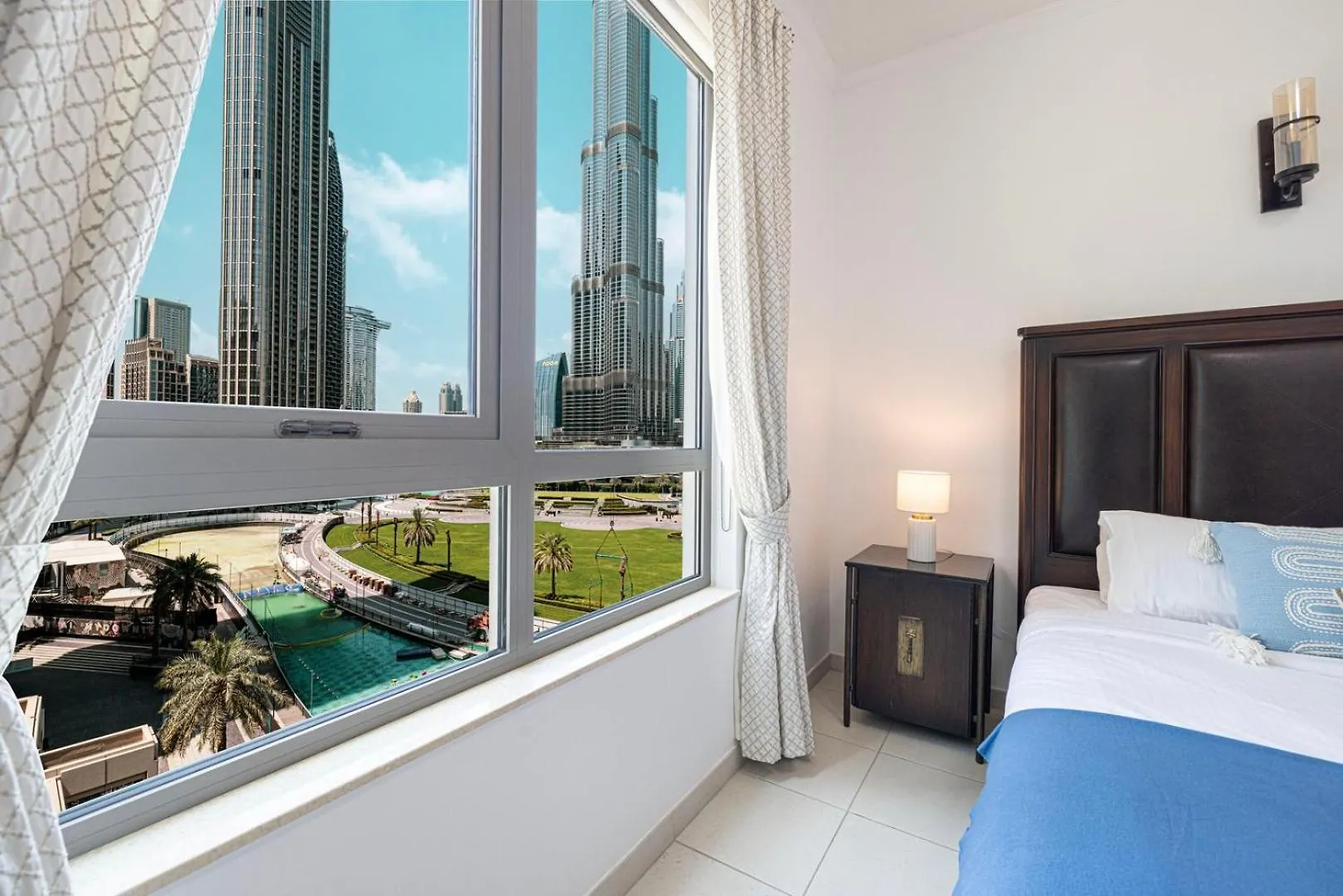 Juliushomes - 2Br W/ Full Burjkhalifa View In Downtown Dubai Apartment